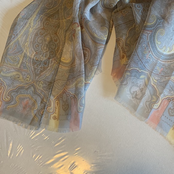 Etro silk scarf - Picture 3 of 4